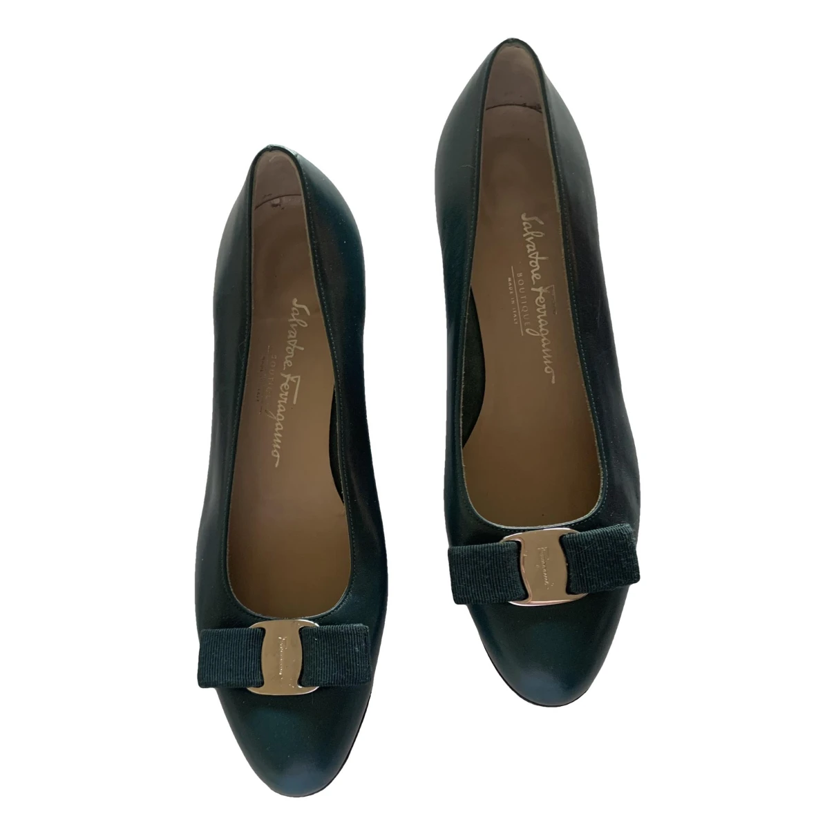 Pre-owned Ferragamo Vara Leather Ballet Flats In Green