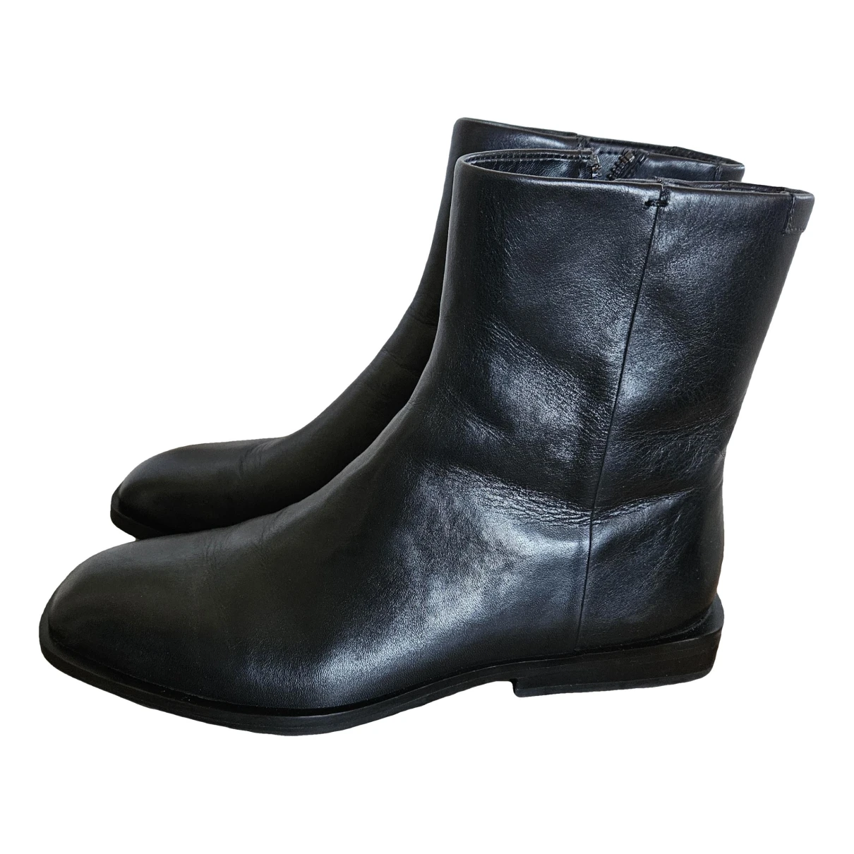 Pre-owned Dkny Leather Ankle Boots In Black