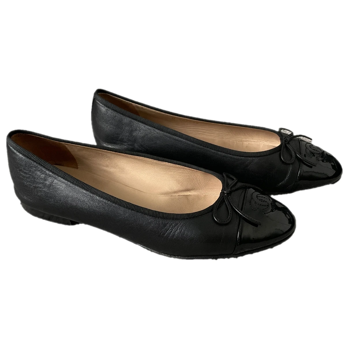 Pre-owned Chanel Cambon Leather Ballet Flats In Black