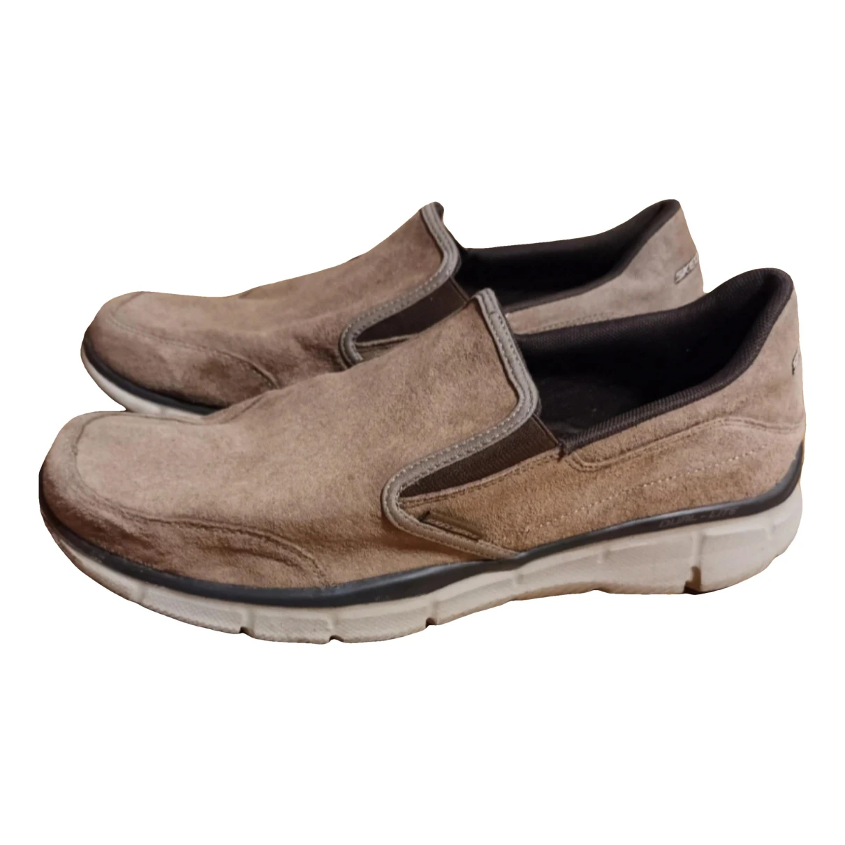 Pre-owned Skechers Leather Low Trainers In Beige