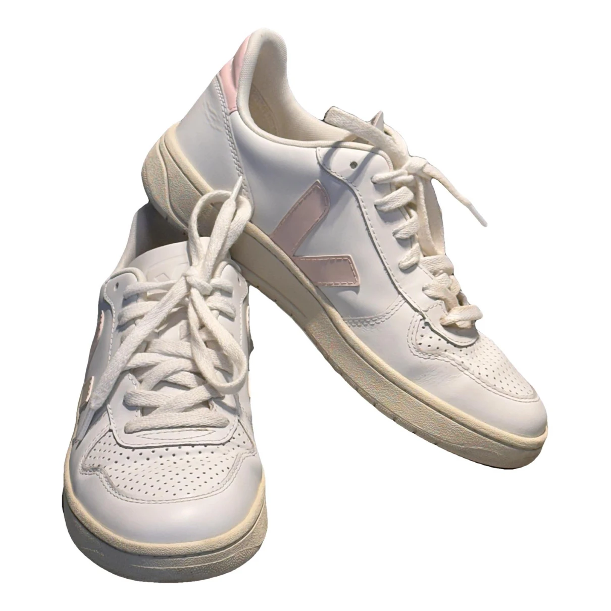 Pre-owned Veja V-10 Leather Trainers In Ecru