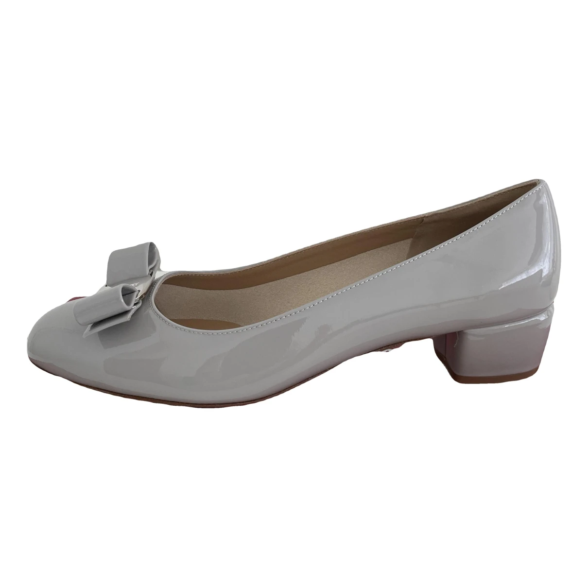 Pre-owned Ferragamo Leather Flats In Grey