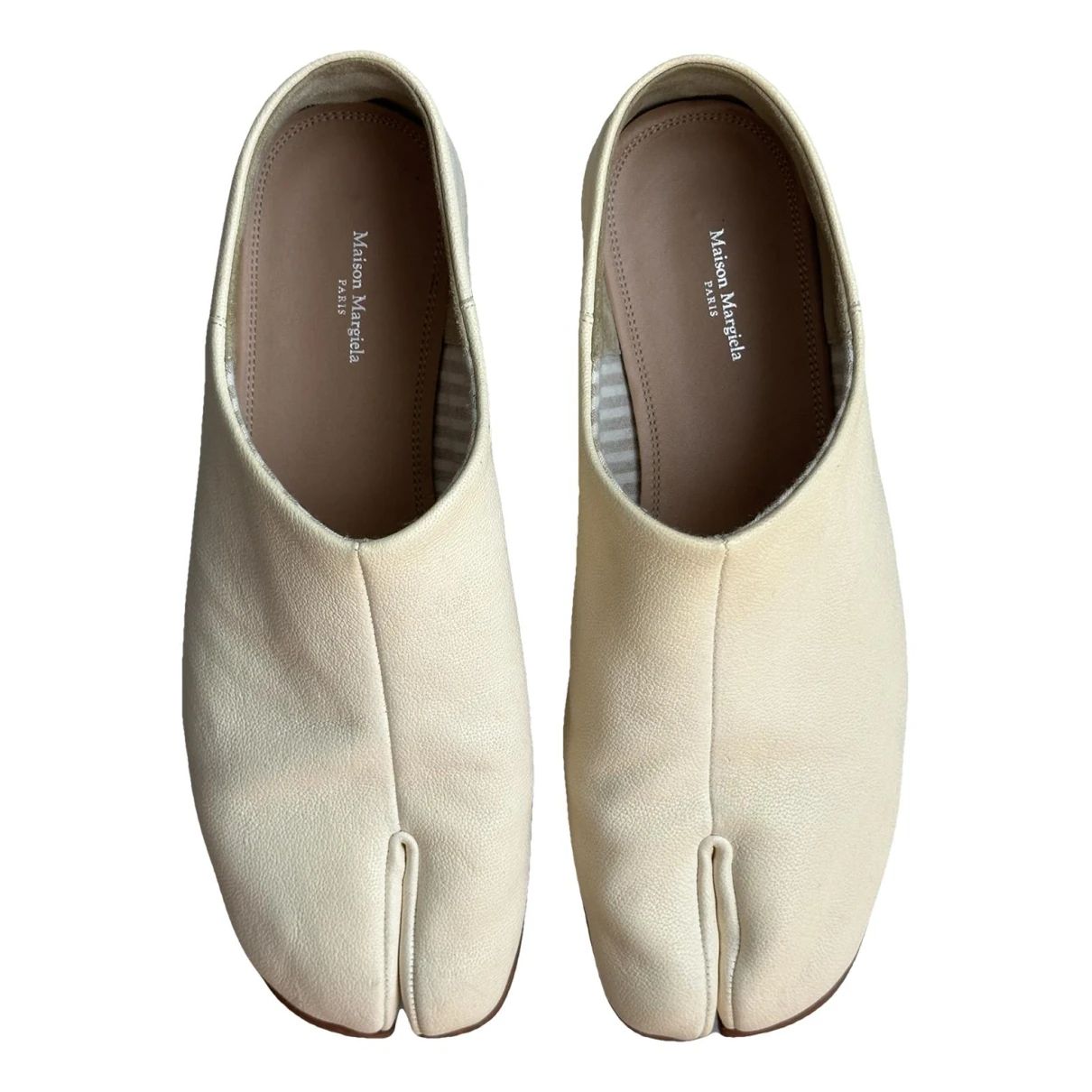 Pre-owned Maison Margiela Tabi Leather Flats In White