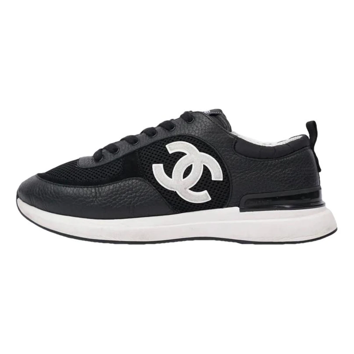 Pre-owned Chanel Leather Low Trainers In Black
