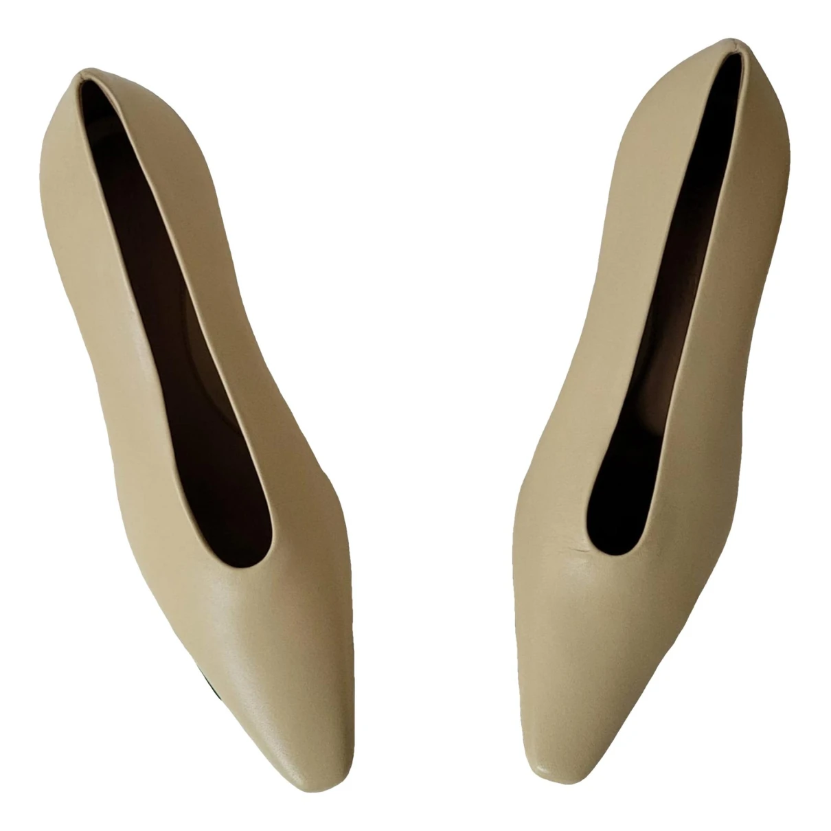 Pre-owned Bottega Veneta Almond Leather Heels In Beige