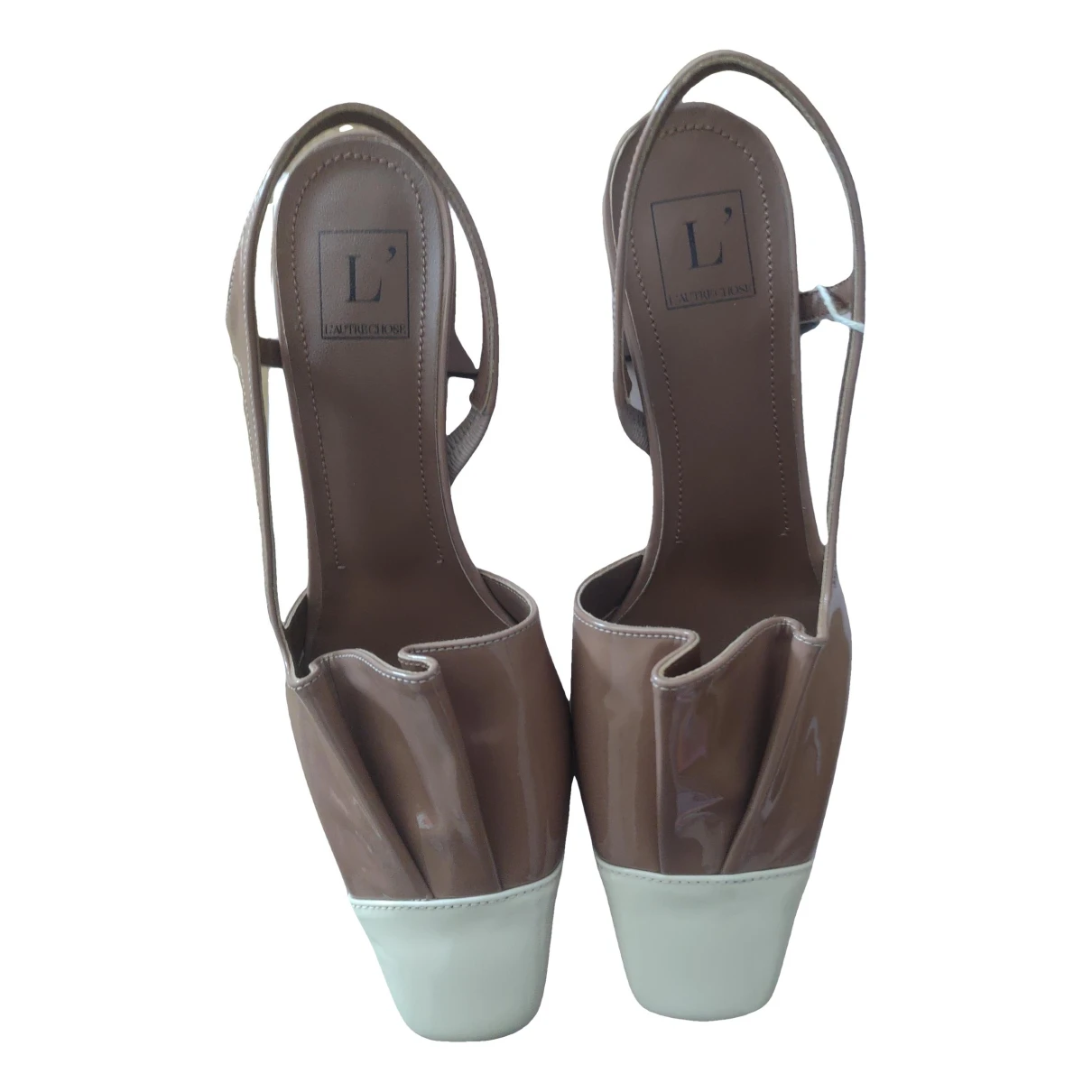 Pre-owned L'autre Chose Patent Leather Sandals In Camel