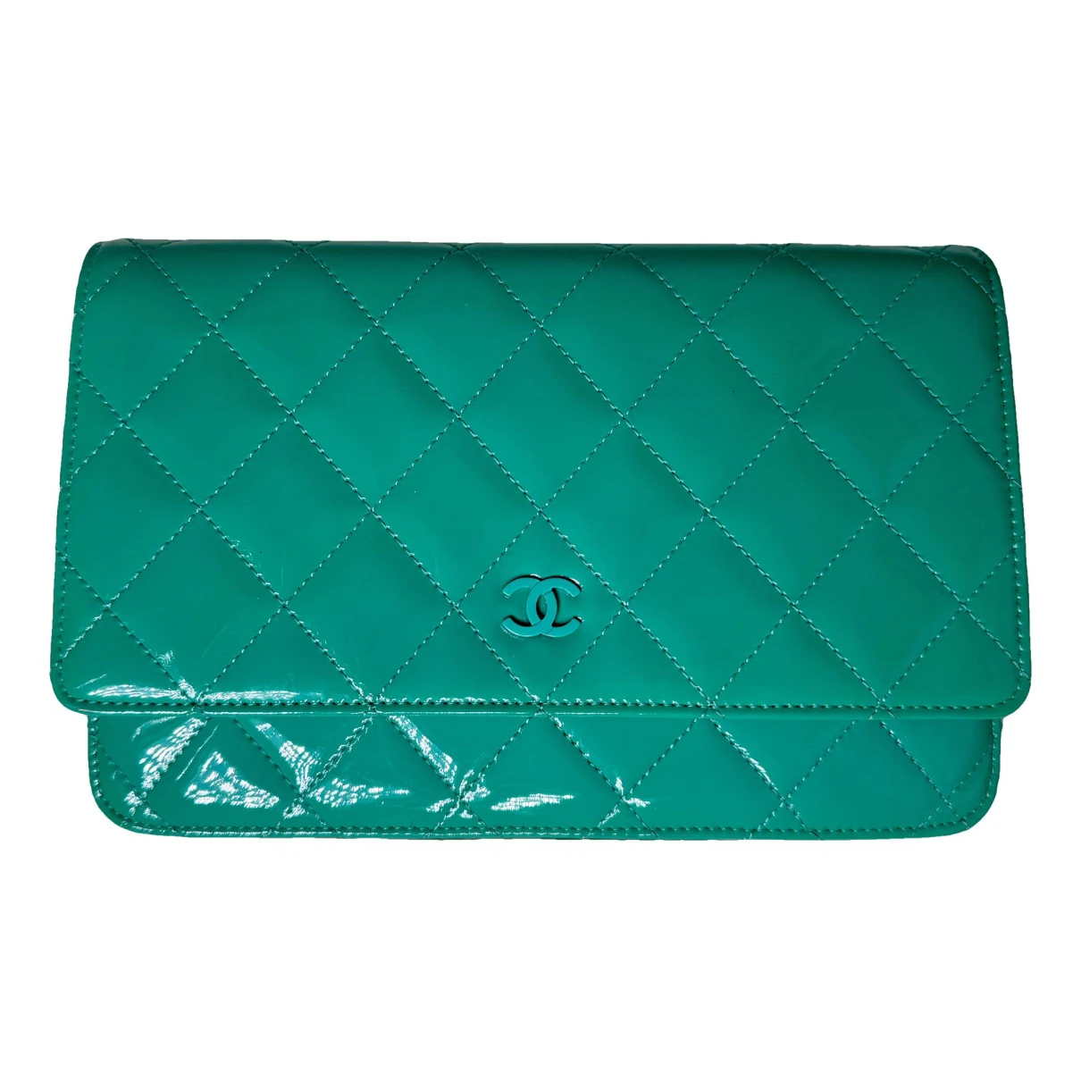 Pre-owned Chanel Patent Leather Crossbody Bag In Green