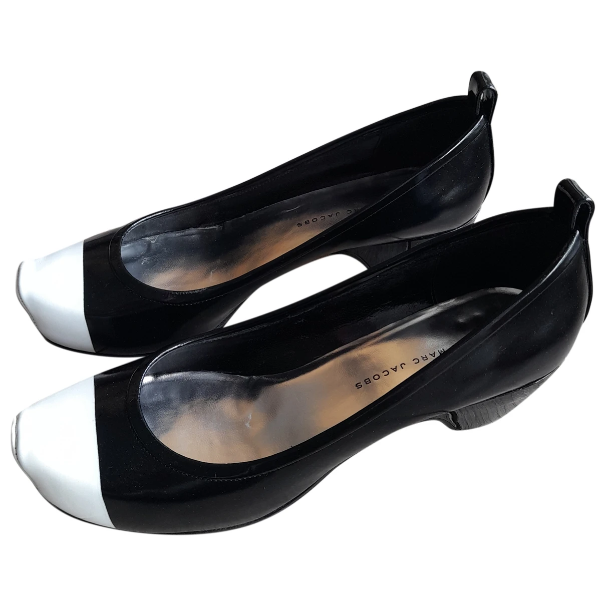 Pre-owned Marc By Marc Jacobs Patent Leather Ballet Flats In Black