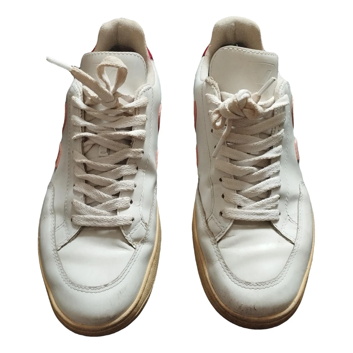 Pre-owned Veja V-10 Leather Trainers In White