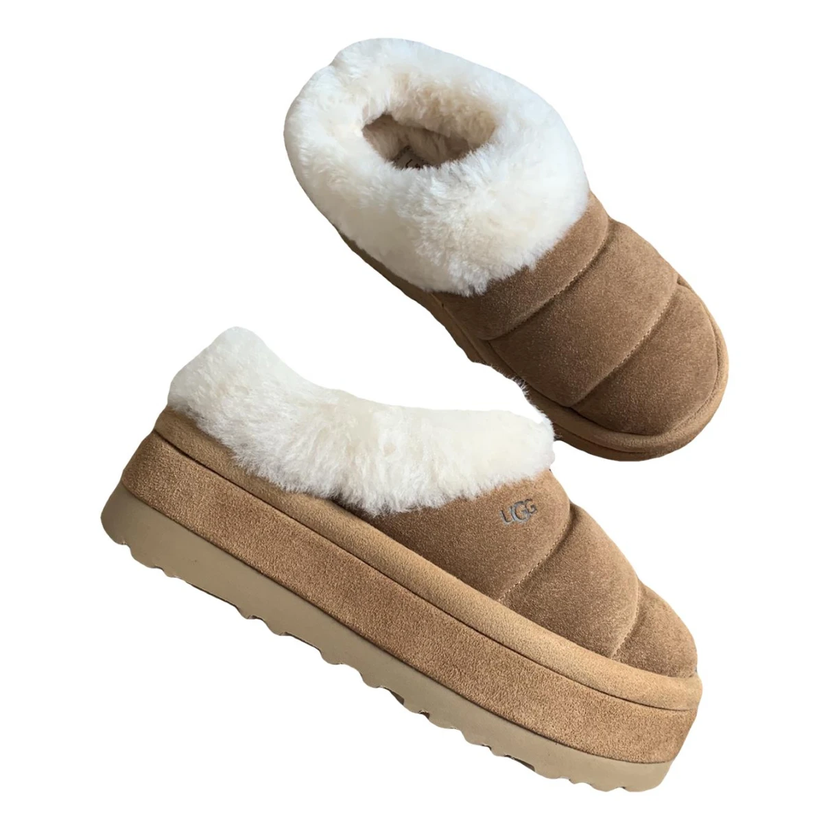 Pre-owned Ugg Shearling Mules & Clogs In Camel