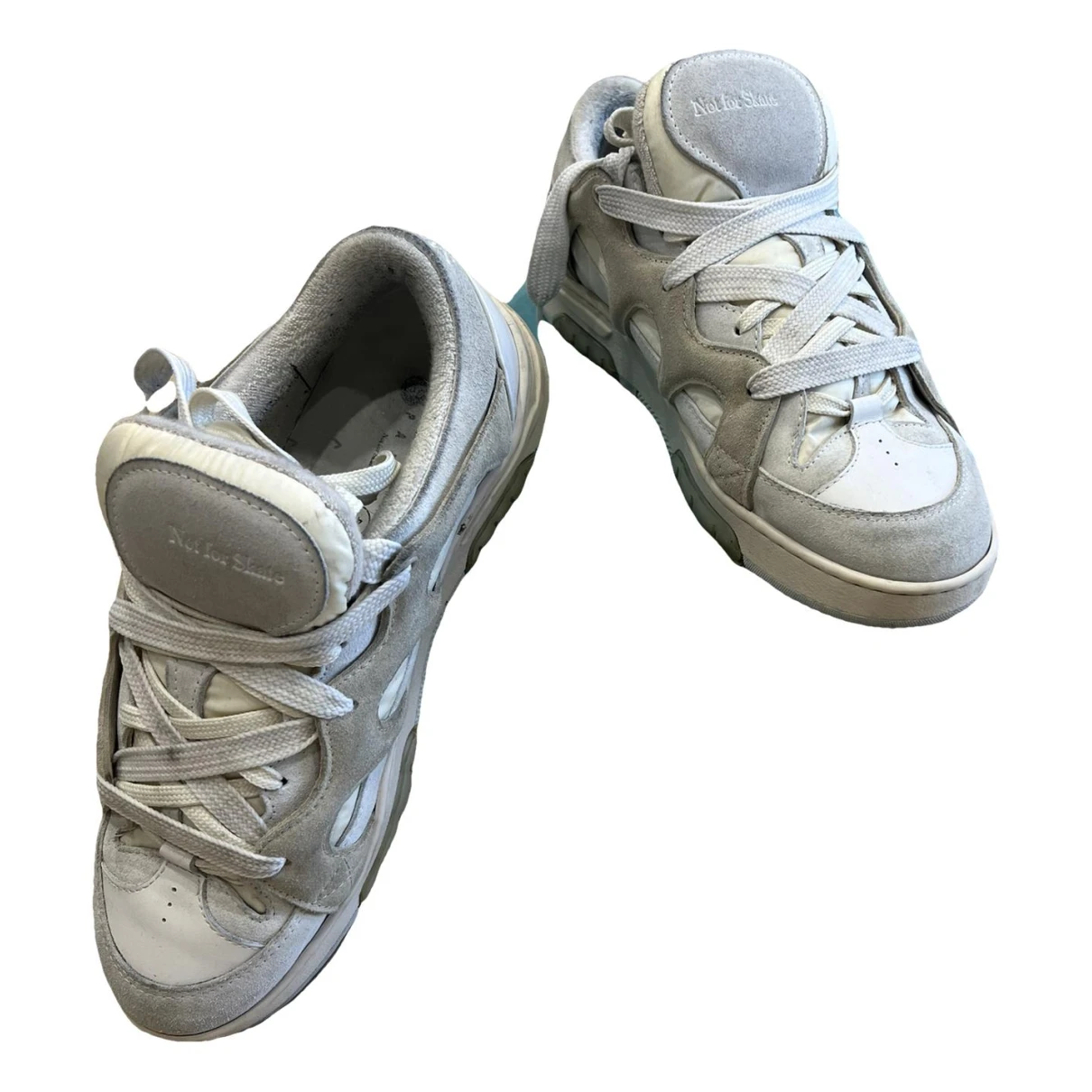 Pre-owned Paura Low Trainers In White