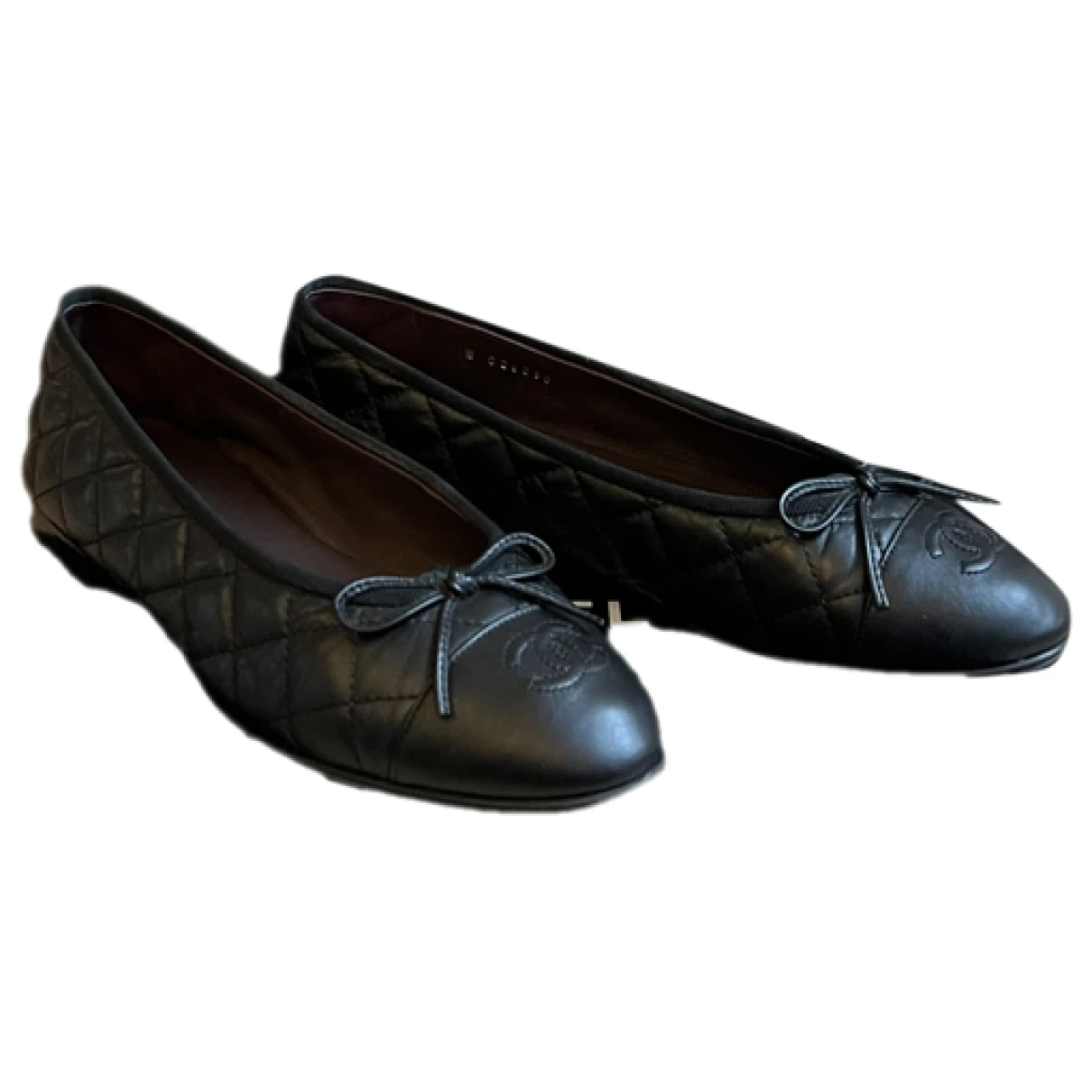 Pre-owned Chanel Leather Ballet Flats In Black