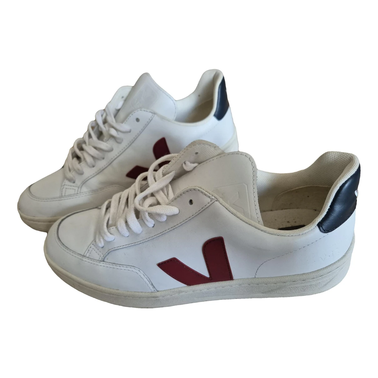 Pre-owned Veja Low Trainers In White