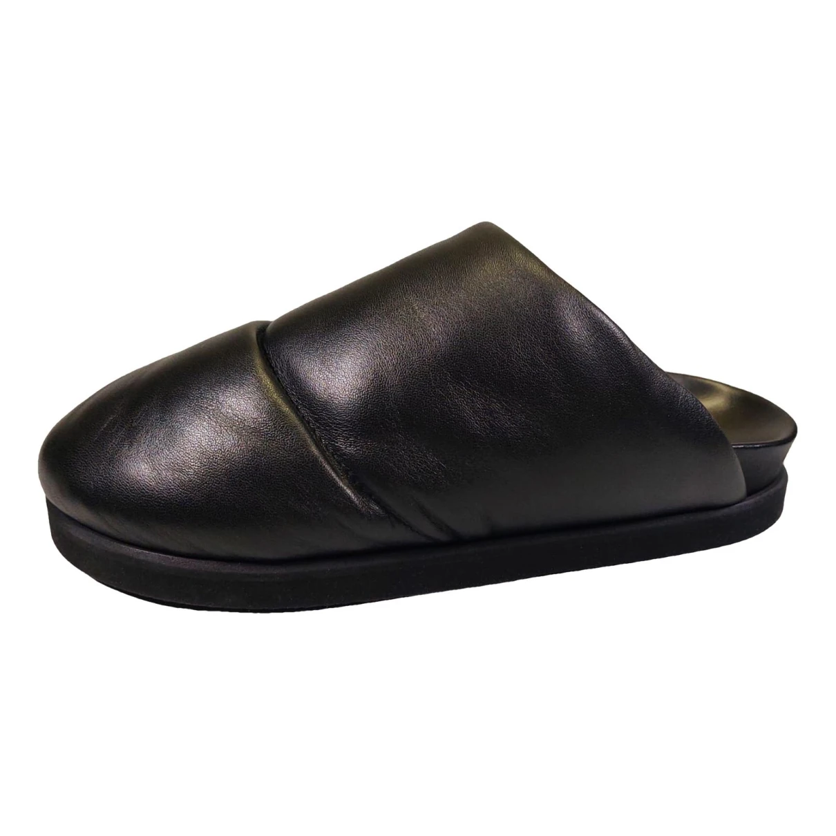 Pre-owned Moncler Leather Mules In Black