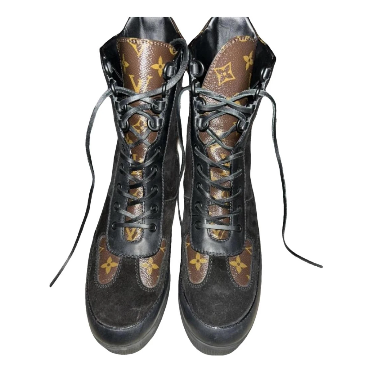 Pre-owned Louis Vuitton Laurã©ate Leather Lace Up Boots In Black