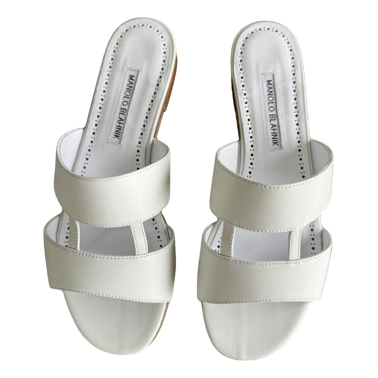Pre-owned Manolo Blahnik Leather Sandal In White
