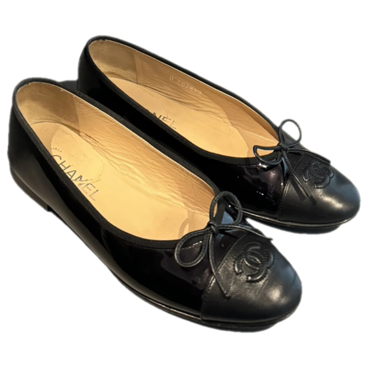 Pre-owned Chanel Patent Leather Ballet Flats In Purple