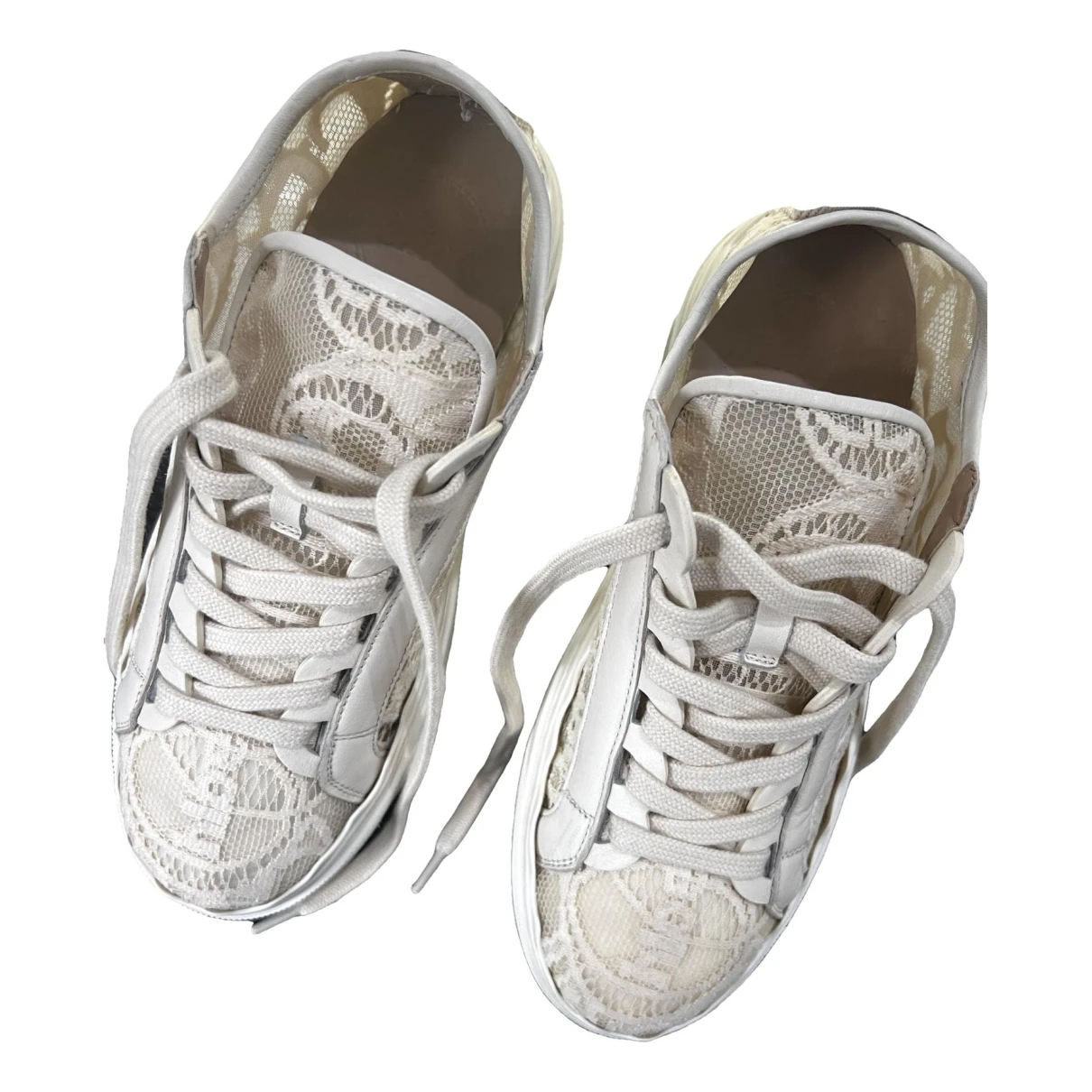 Pre-owned Chloé Lauren Leather Trainers In Beige