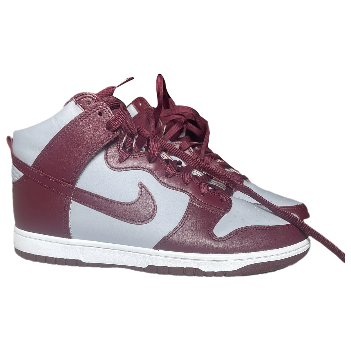 Pre-owned Nike Sb Dunk Low Leather Trainers In Burgundy