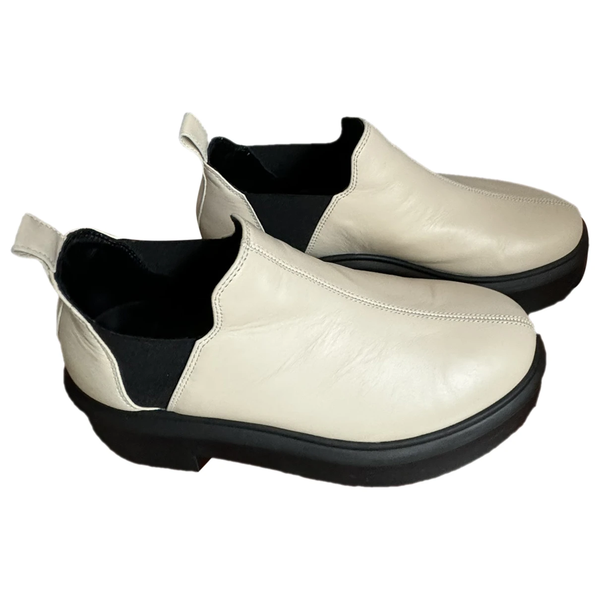 Pre-owned The Row Leather Ankle Boots In White