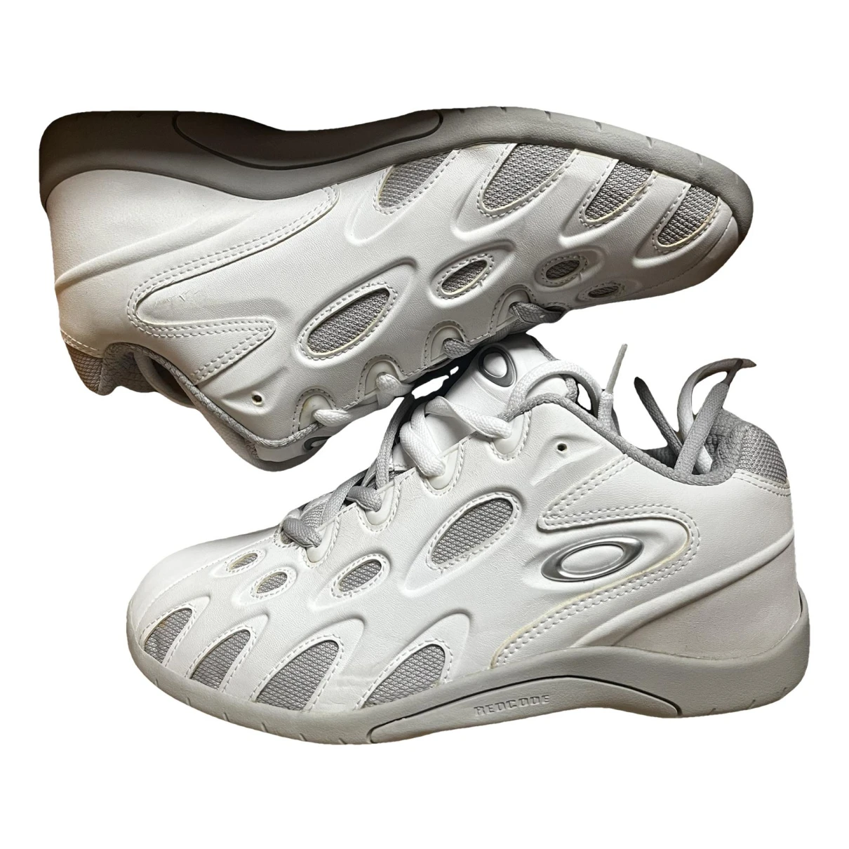 Pre-owned Oakley Leather Low Trainers In White