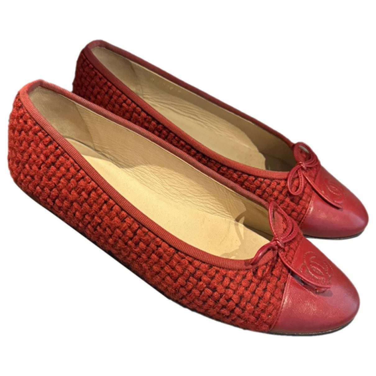 Pre-owned Chanel Cloth Ballet Flats In Red
