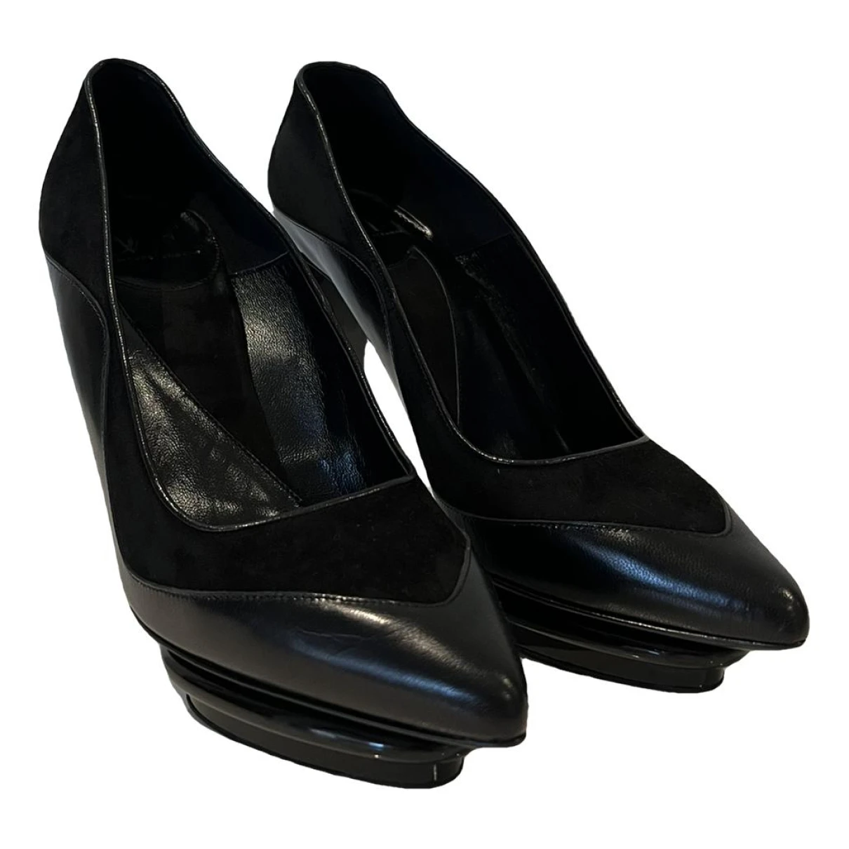Pre-owned Diane Von Furstenberg Leather Heels In Black