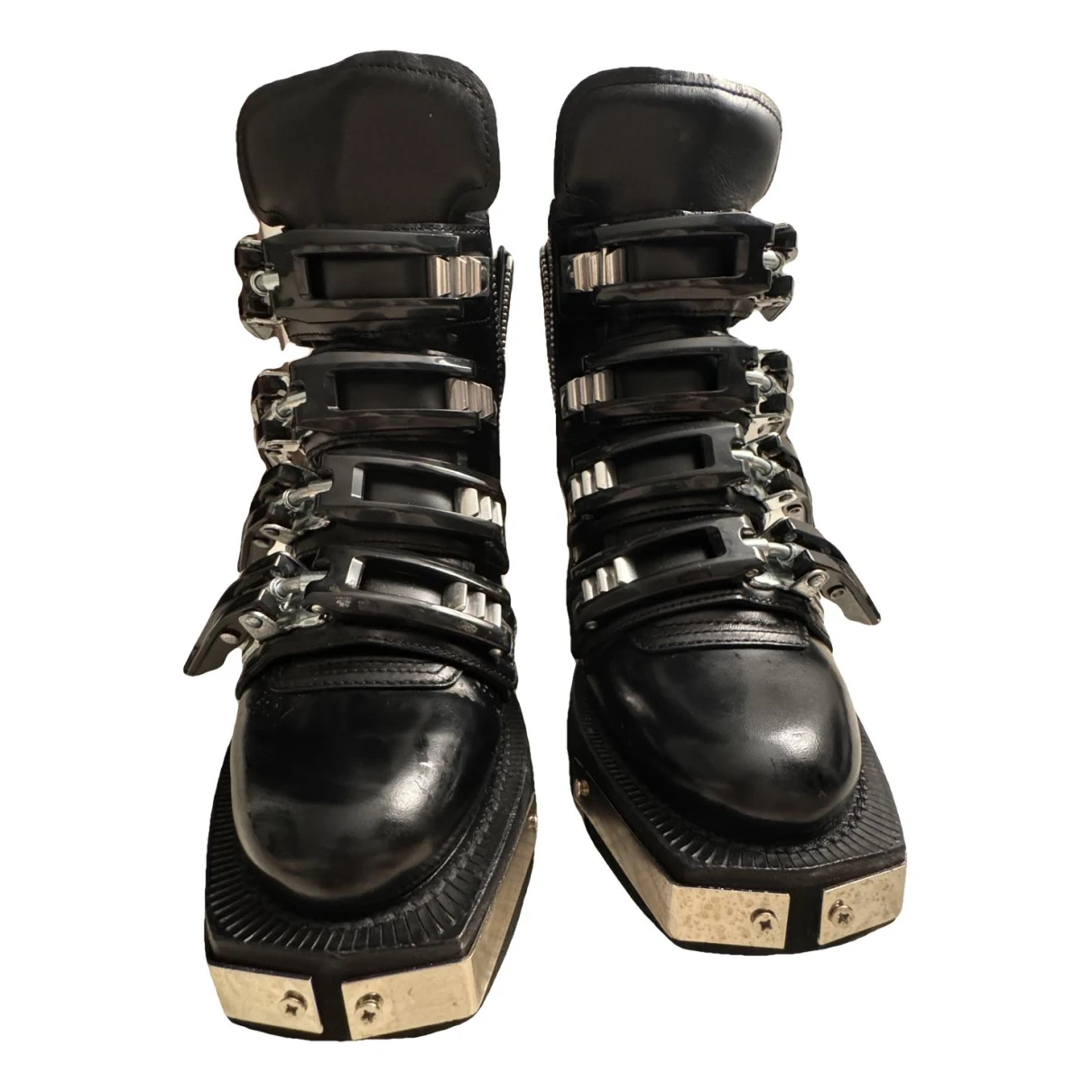 Pre-owned Dsquared2 Leather Snow Boots In Black