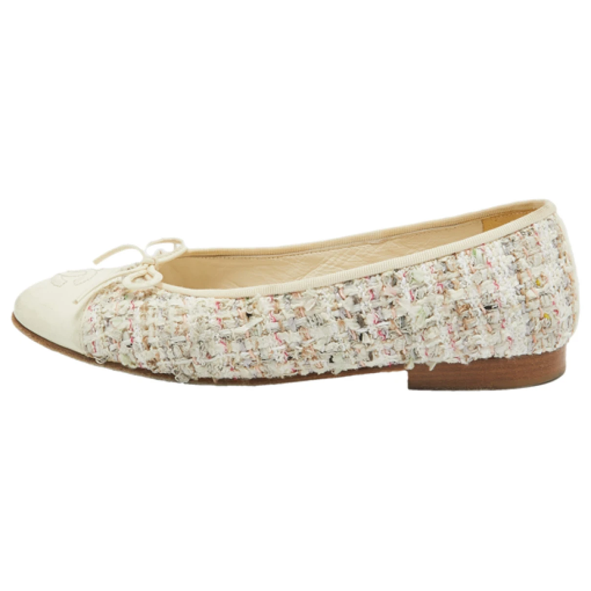 Pre-owned Chanel Leather Flats In White