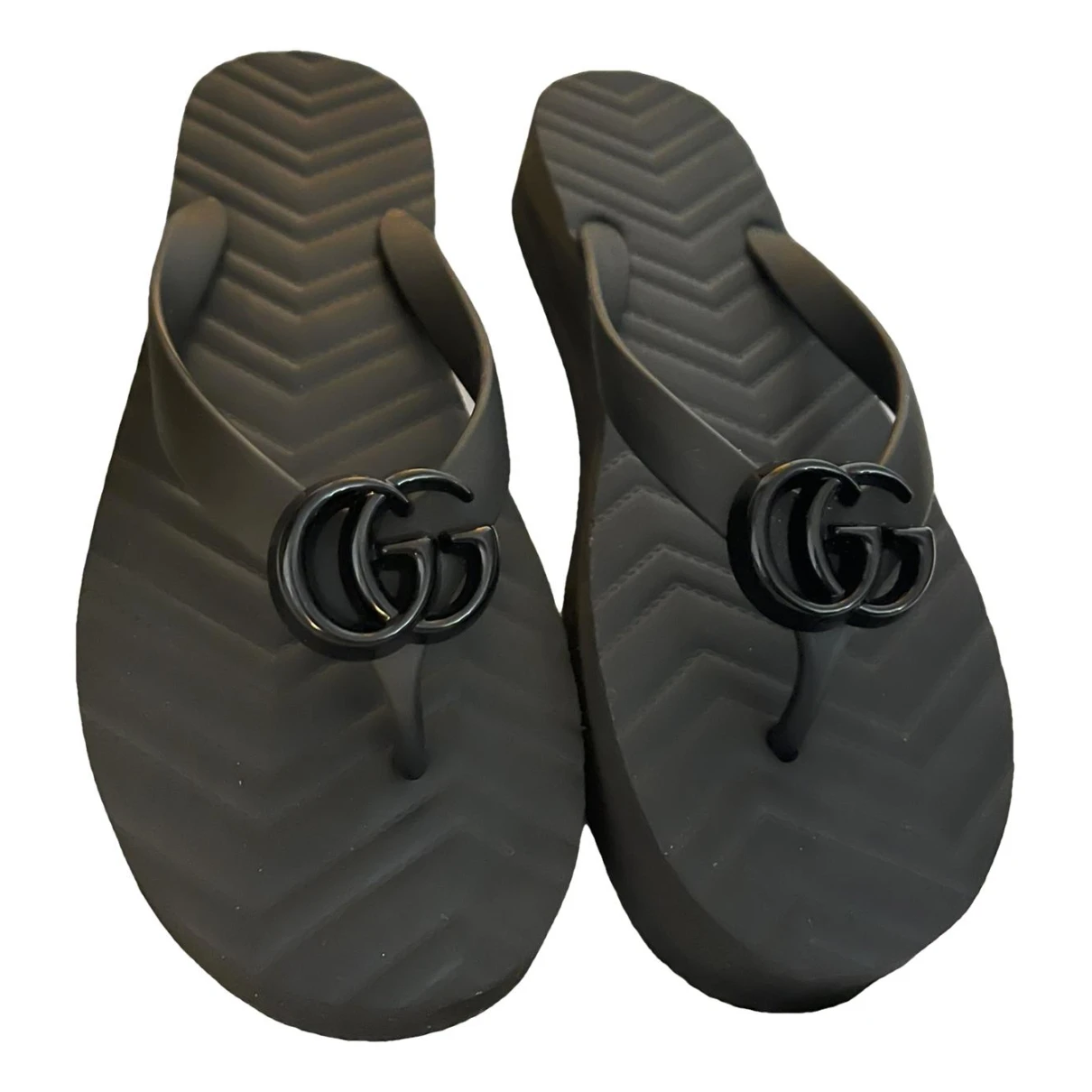 Pre-owned Gucci Double G Flip Flops In Black