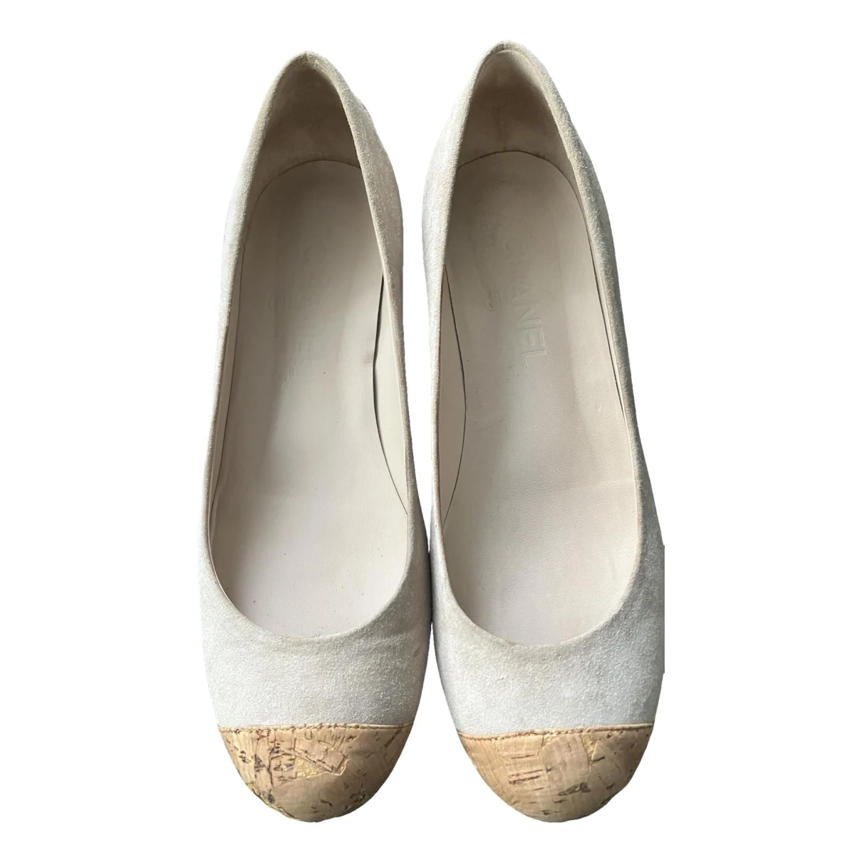 Pre-owned Chanel Ballet Flats In Beige