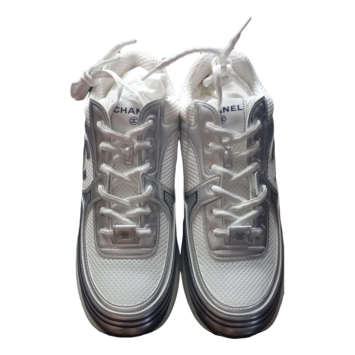 Pre-owned Chanel Leather Low Trainers In Silver