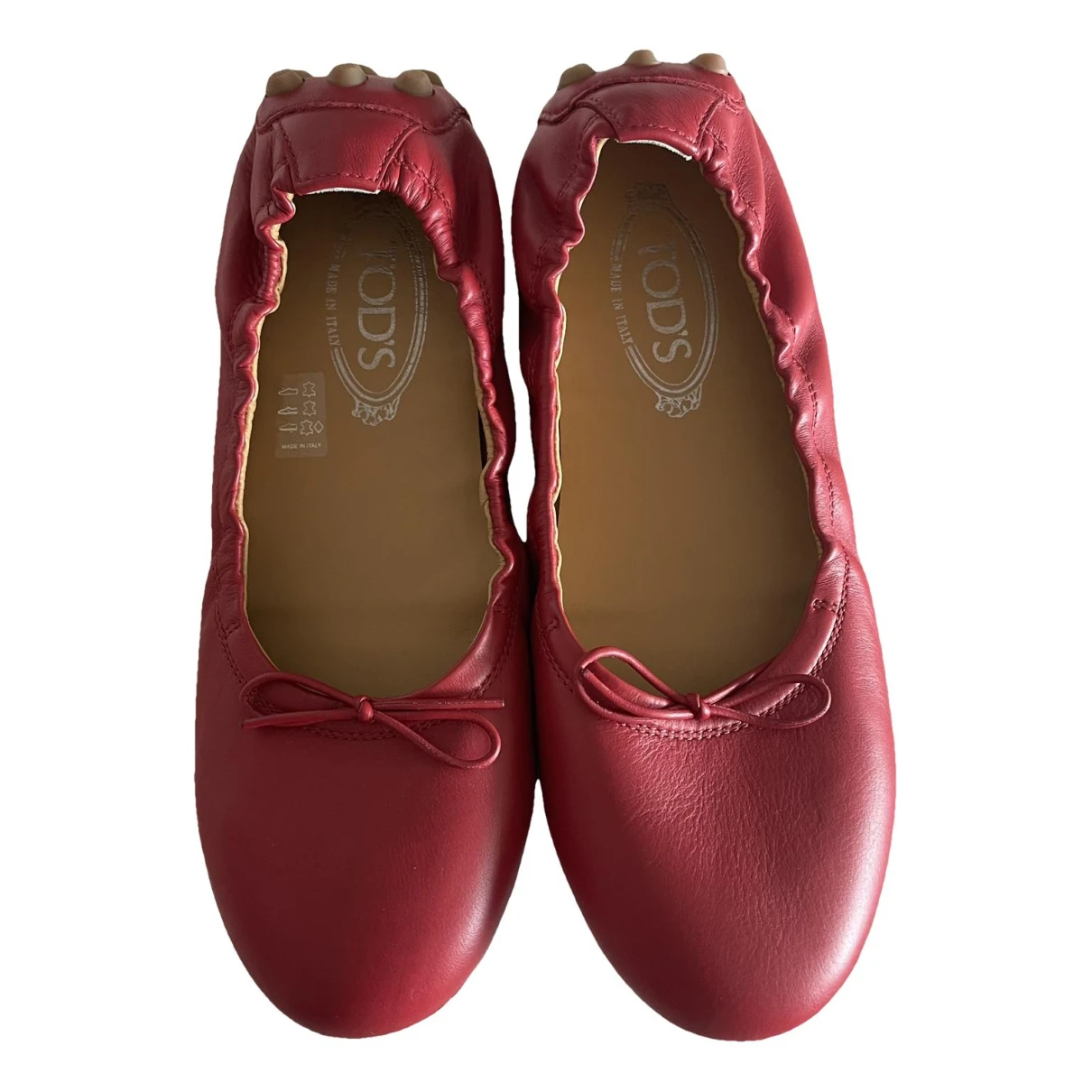 Pre-owned Tod's Leather Ballet Flats In Red