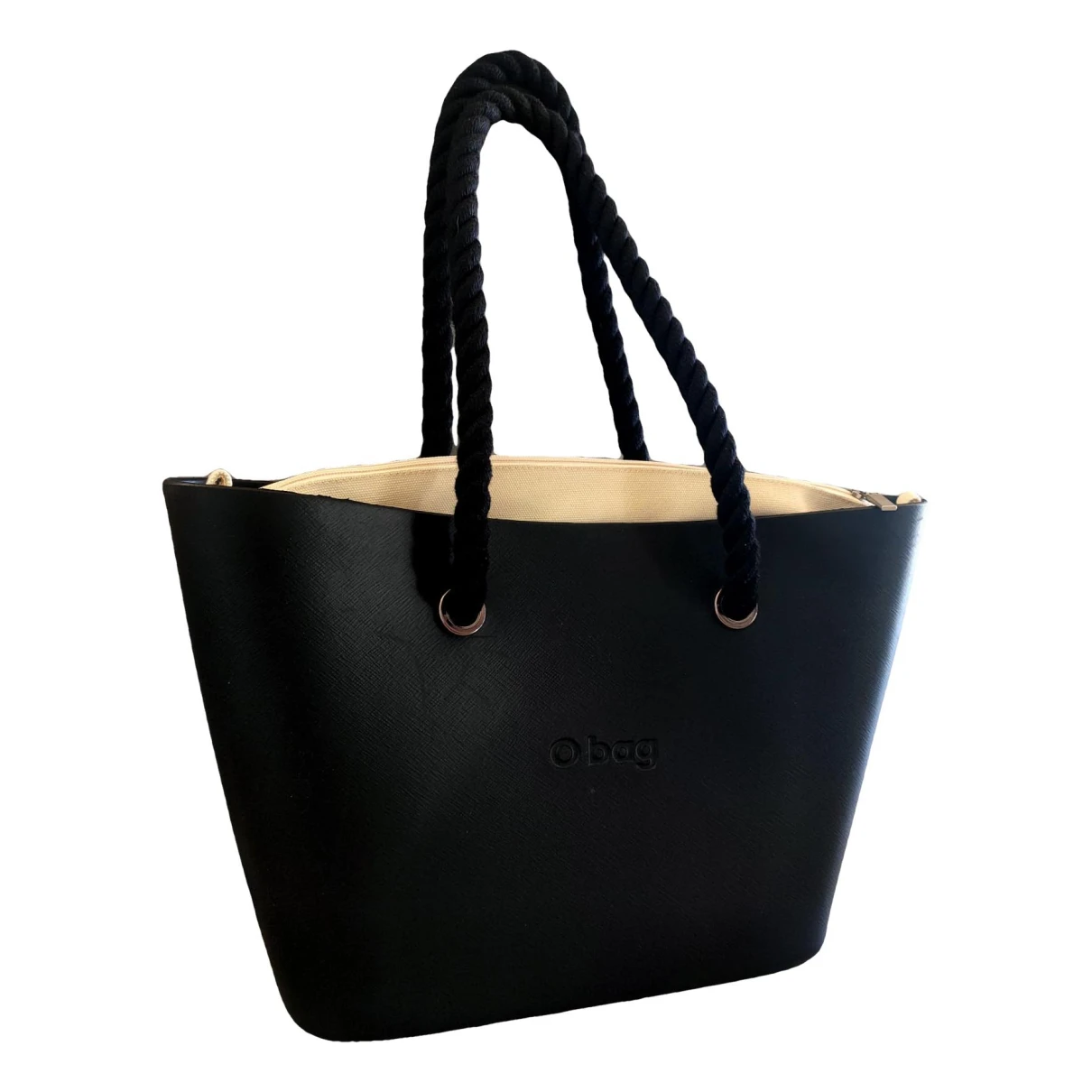 Pre-owned O Bag Handbag In Black