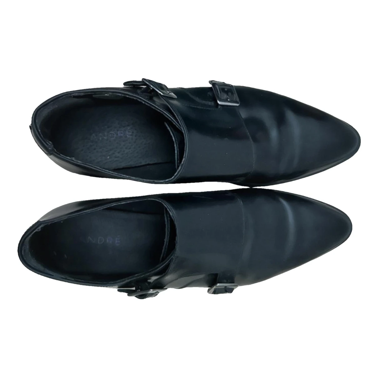 Pre-owned André Patent Leather Flats In Black