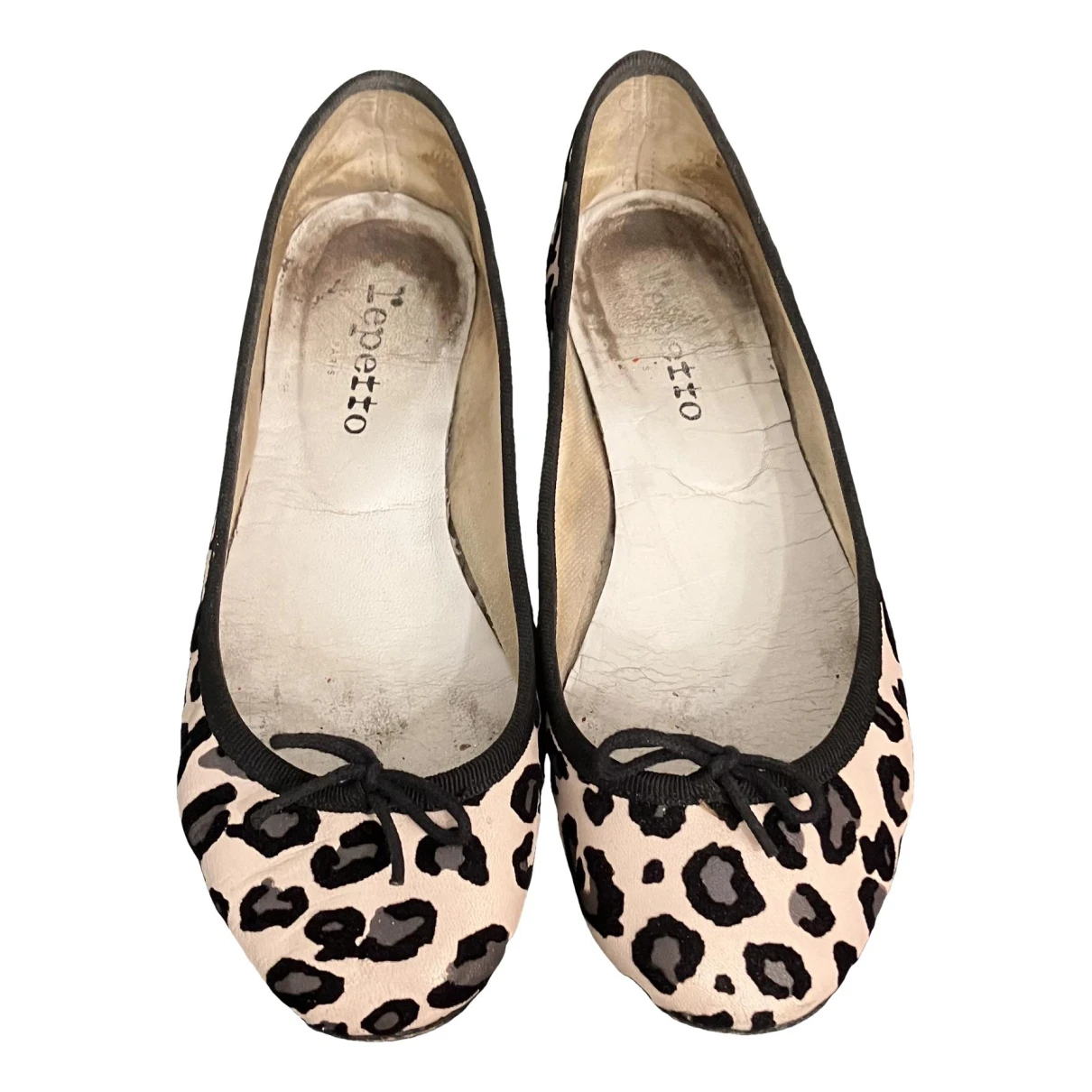 Pre-owned Repetto Leather Ballet Flats In Ecru