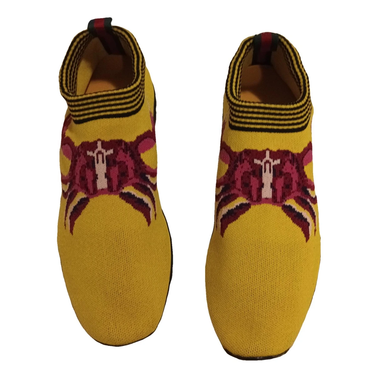 Pre-owned Gucci Cloth Flats In Yellow