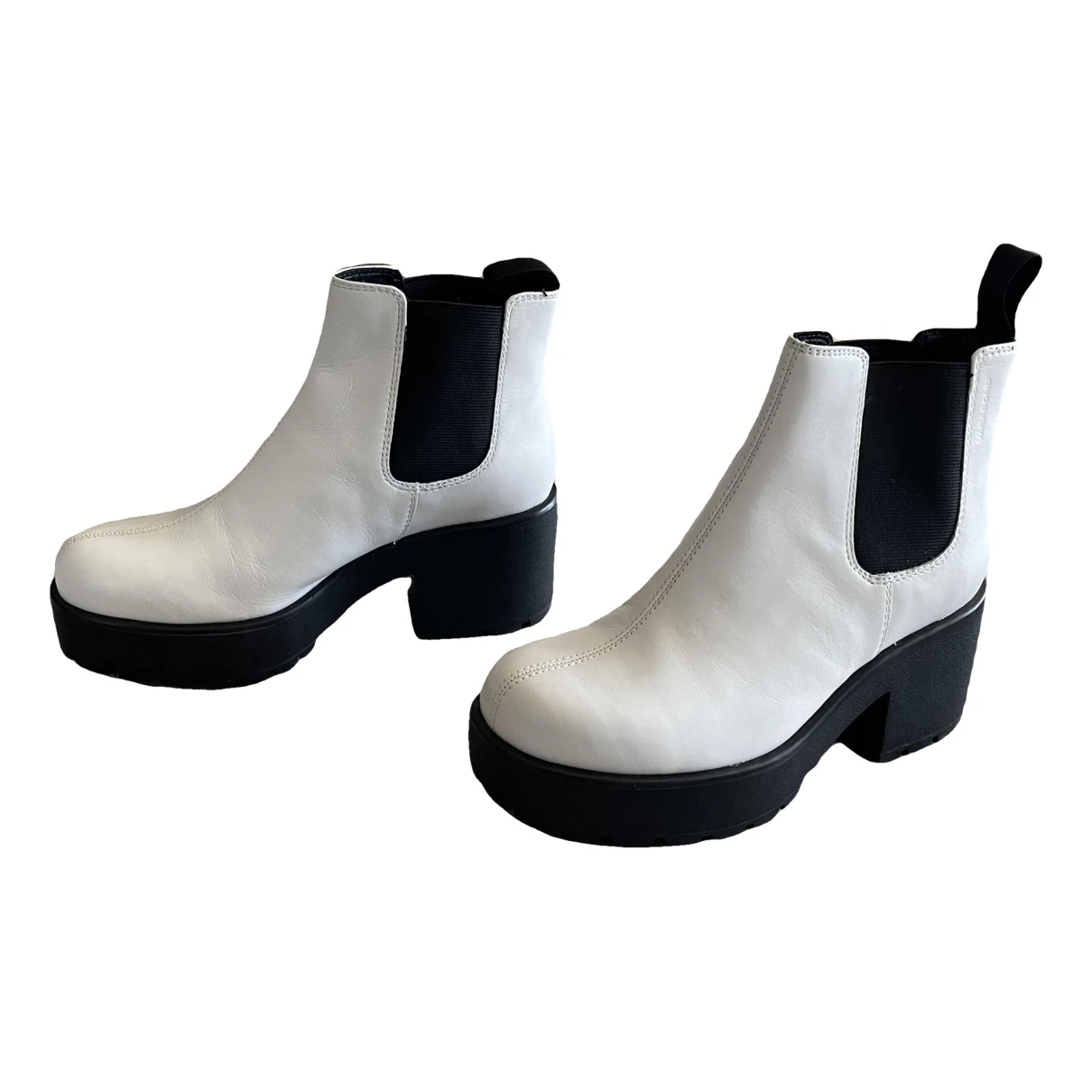 Pre-owned Vagabond Leather Boots In White