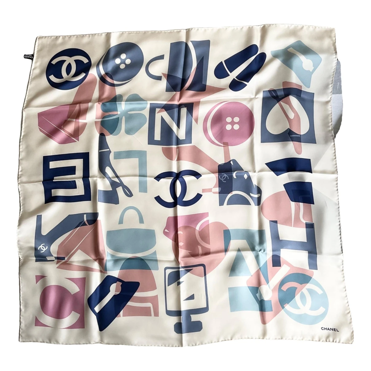 Pre-owned Chanel Silk Scarf In Pink
