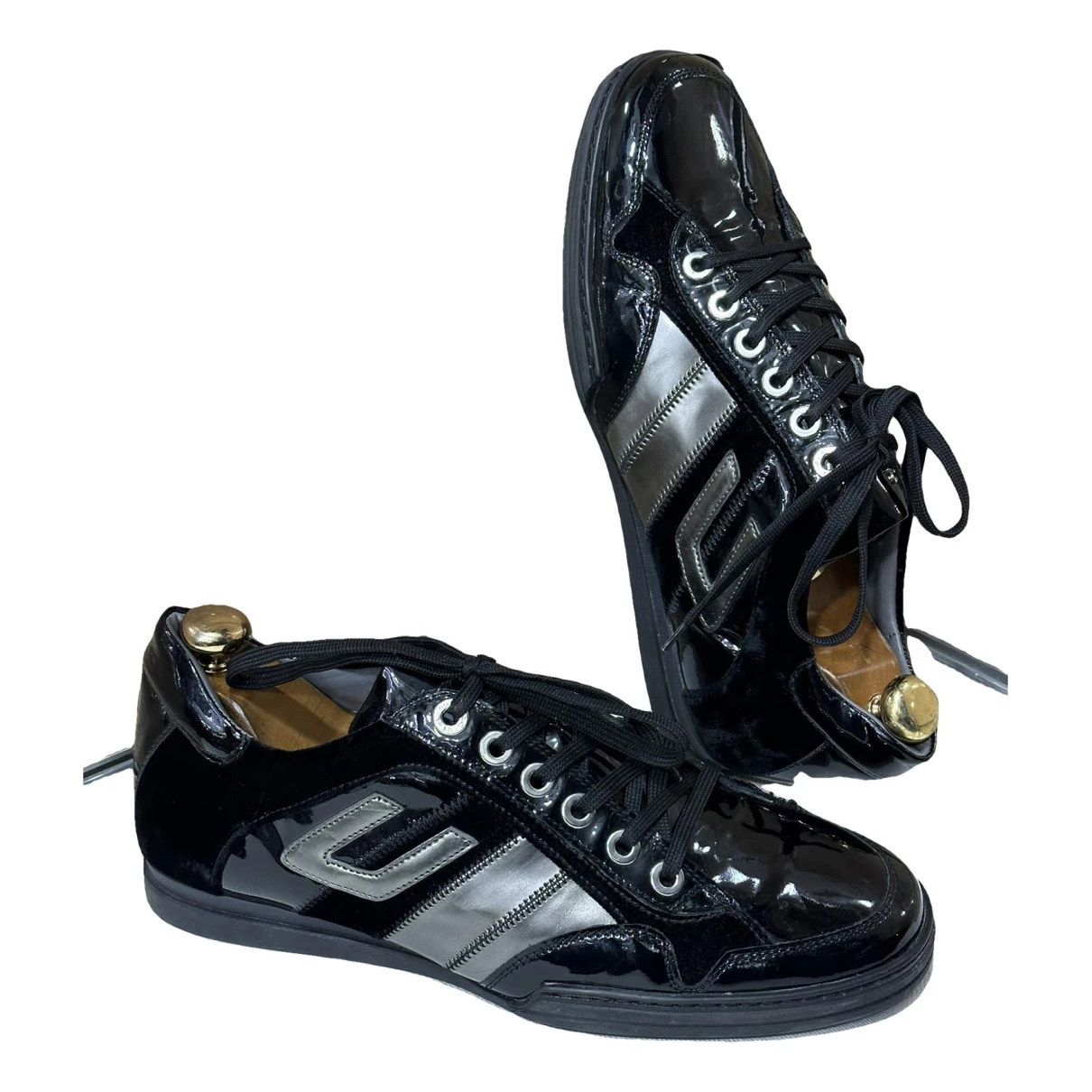 Pre-owned Cesare Paciotti Patent Leather Low Trainers In Black