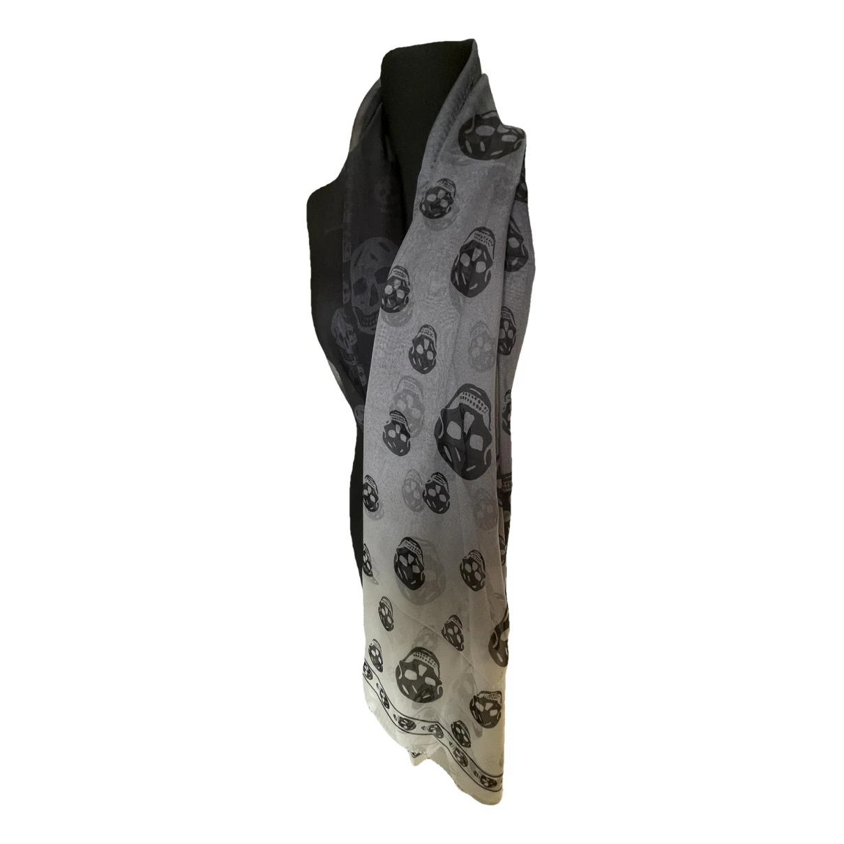 Pre-owned Alexander Mcqueen Stole In Black