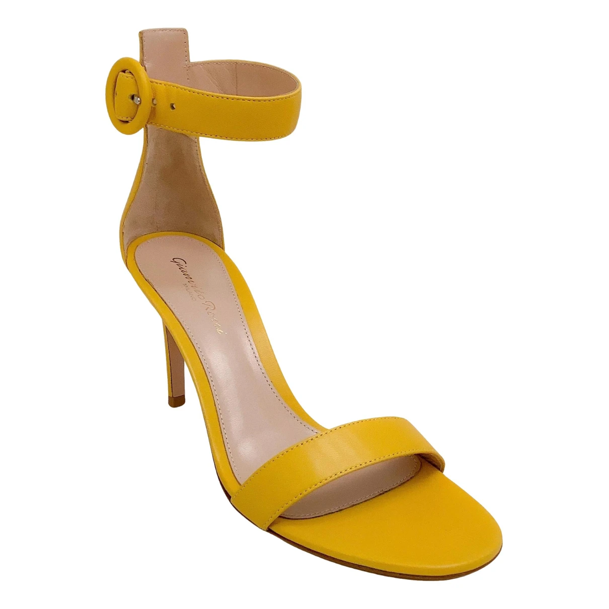Pre-owned Gianvito Rossi Leather Sandals In Yellow