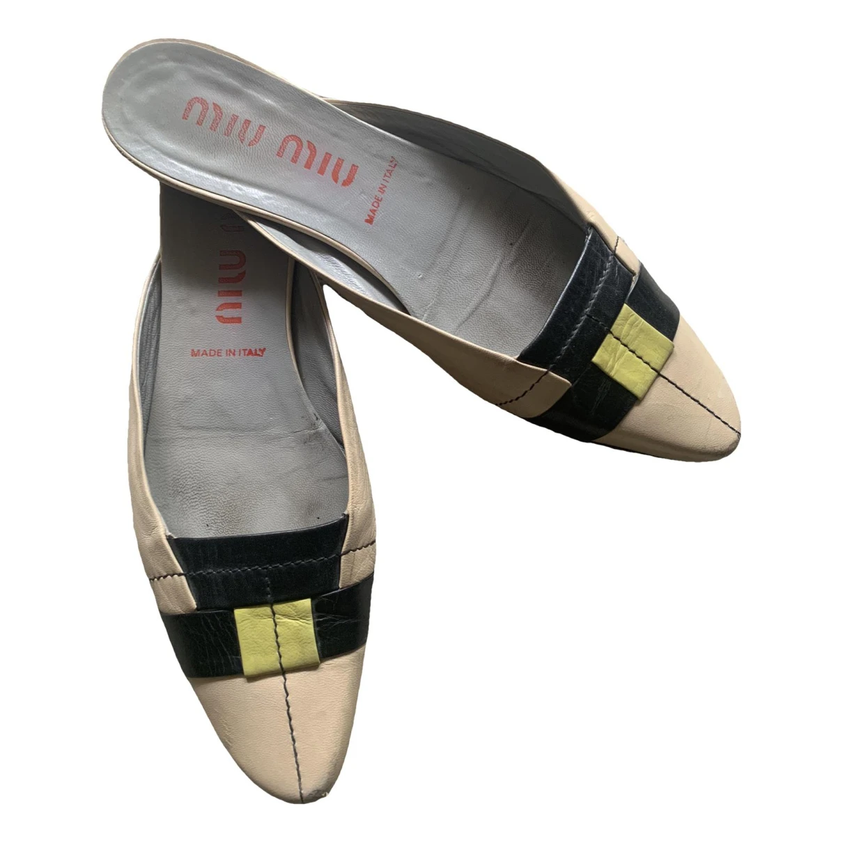 Pre-owned Miu Miu Leather Ballet Flats In Beige
