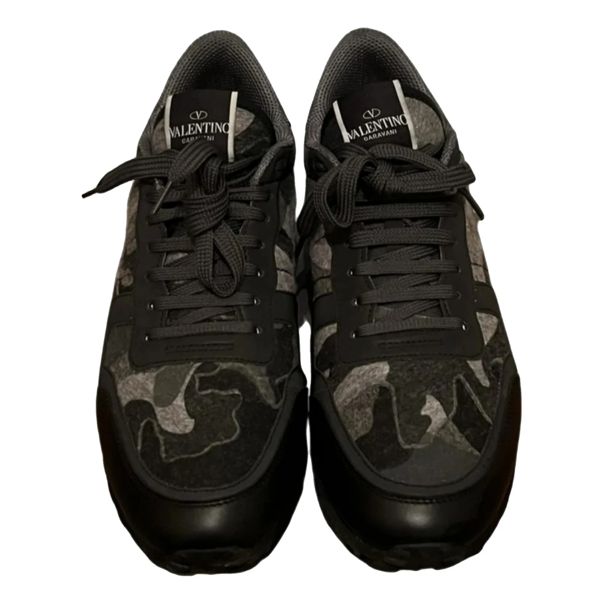 Pre-owned Valentino Garavani Rockrunner Leather Low Trainers In Black