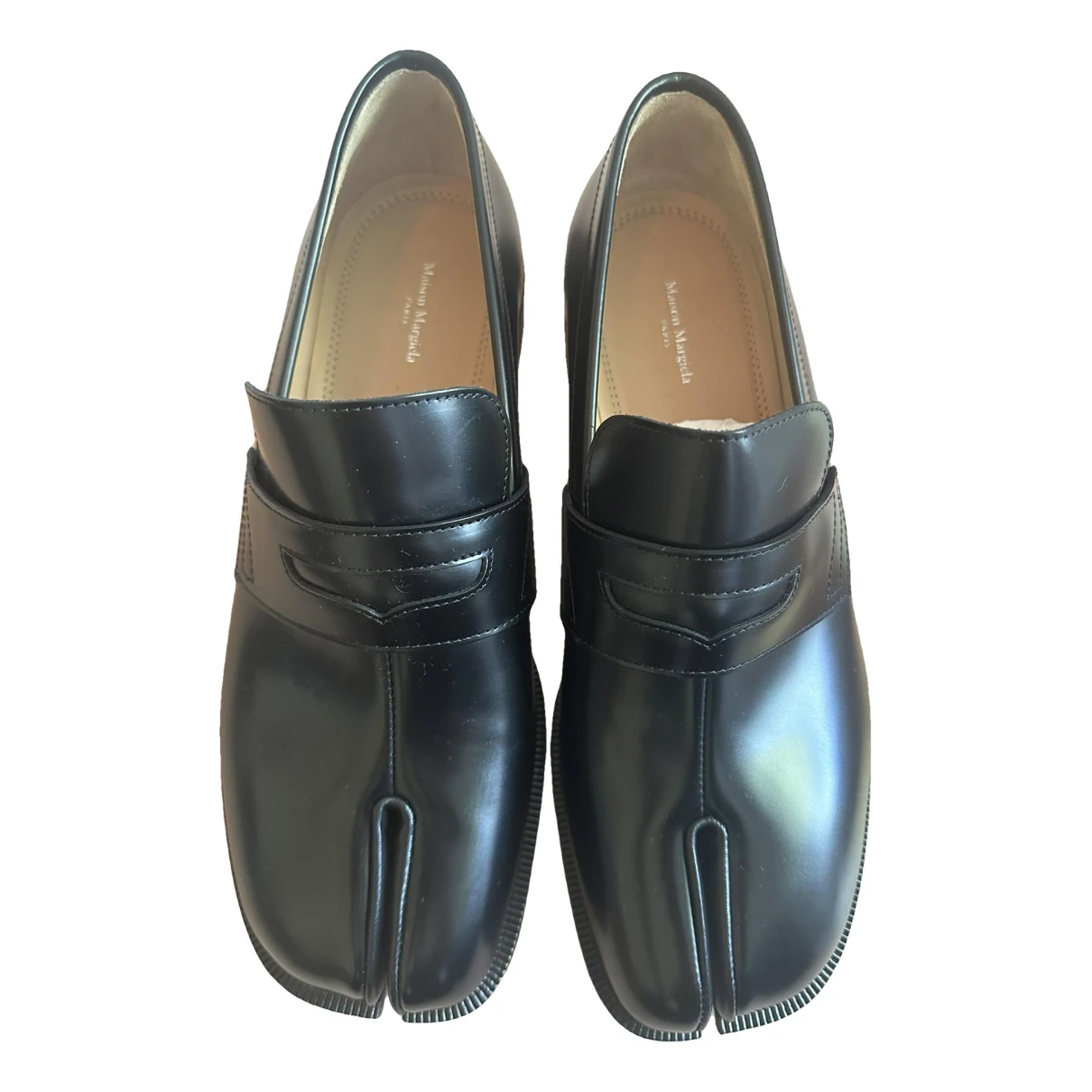 Pre-owned Maison Margiela Tabi Patent Leather Flats In Black