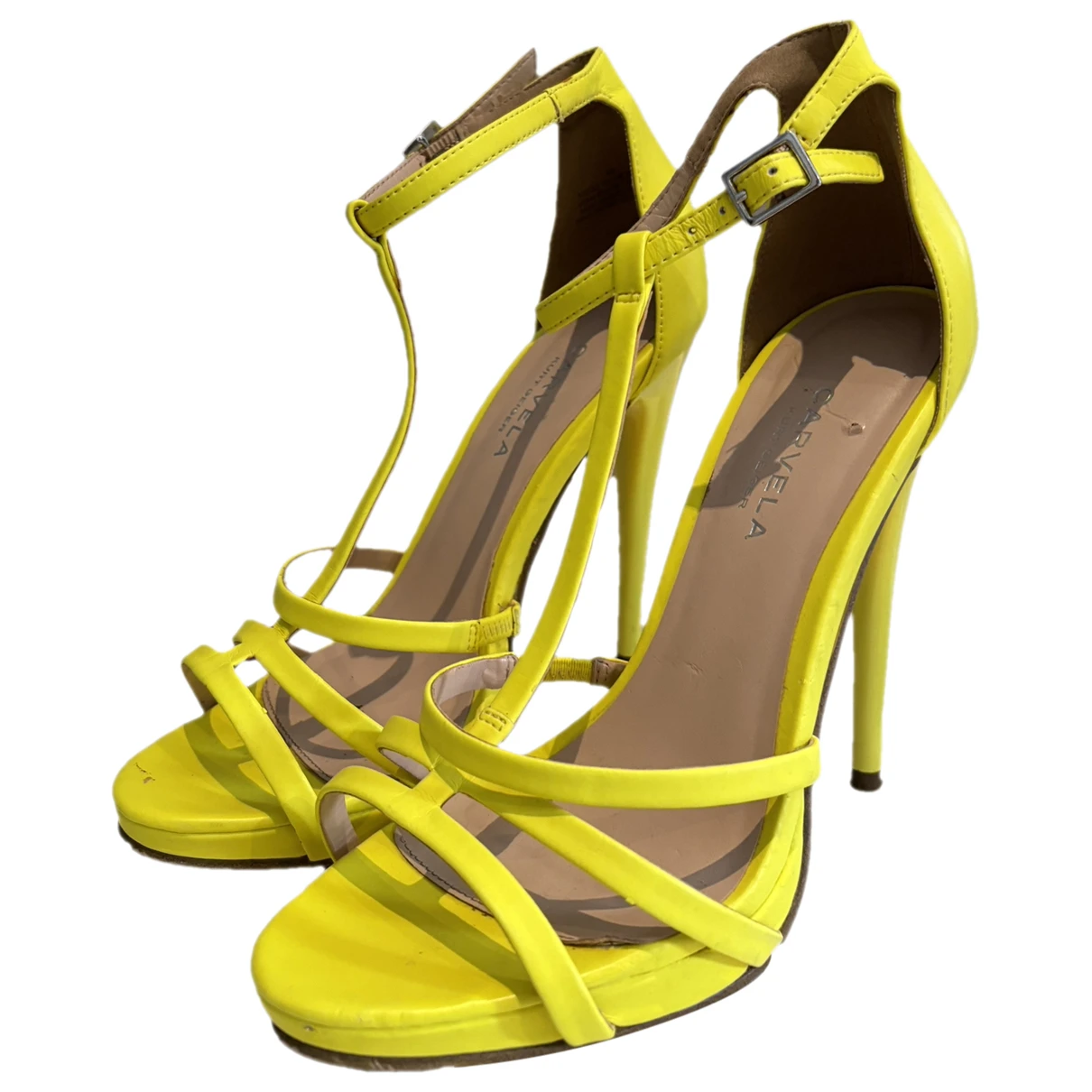 Pre-owned Carvela Patent Leather Heels In Yellow