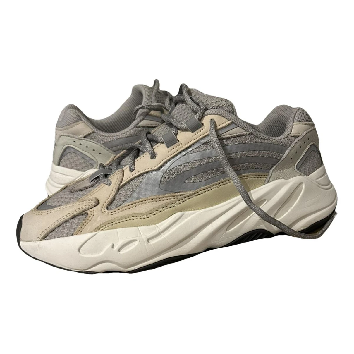 Pre-owned Yeezy X Adidas Leather Low Trainers In Beige