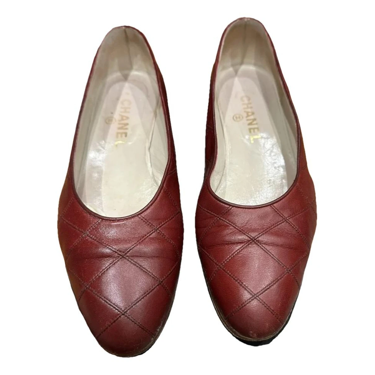 Pre-owned Chanel Leather Flats In Red