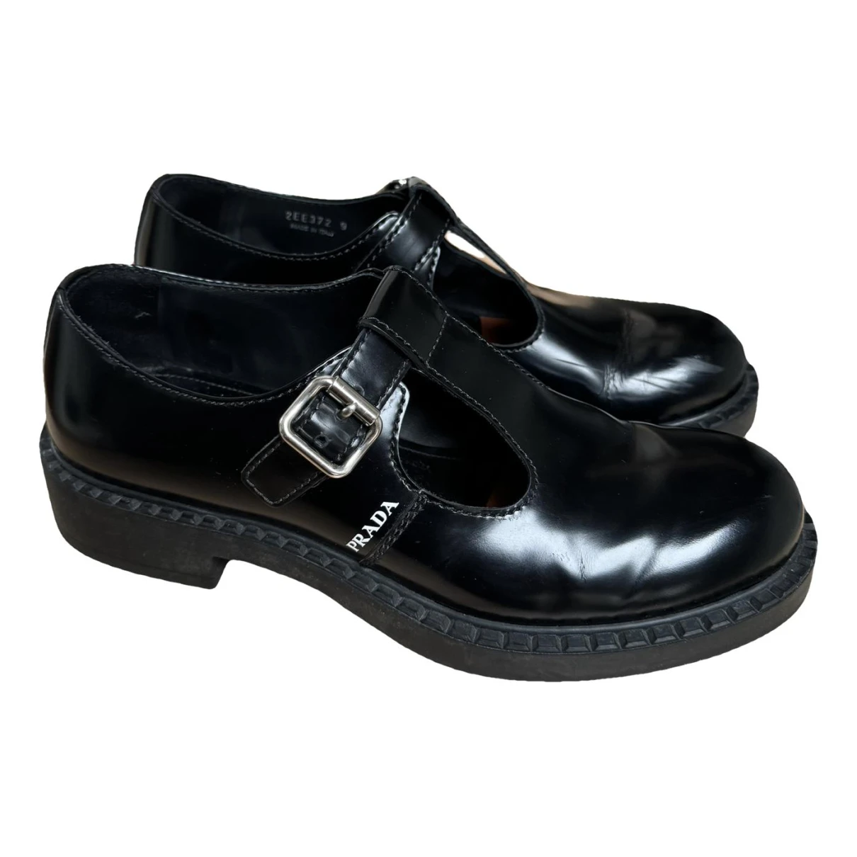 Pre-owned Prada Patent Leather Flats In Black