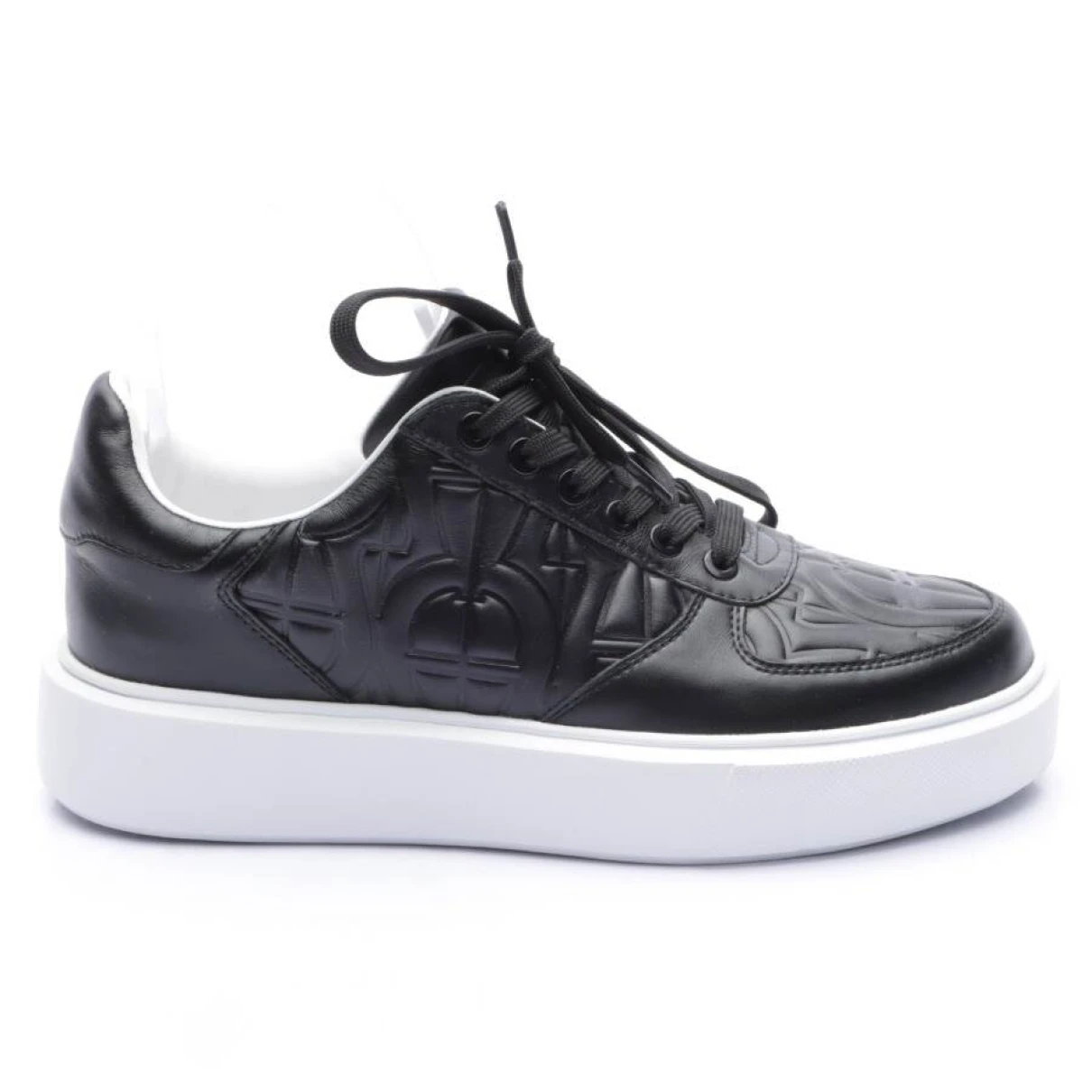 Pre-owned Aigner Leather Trainers In Black